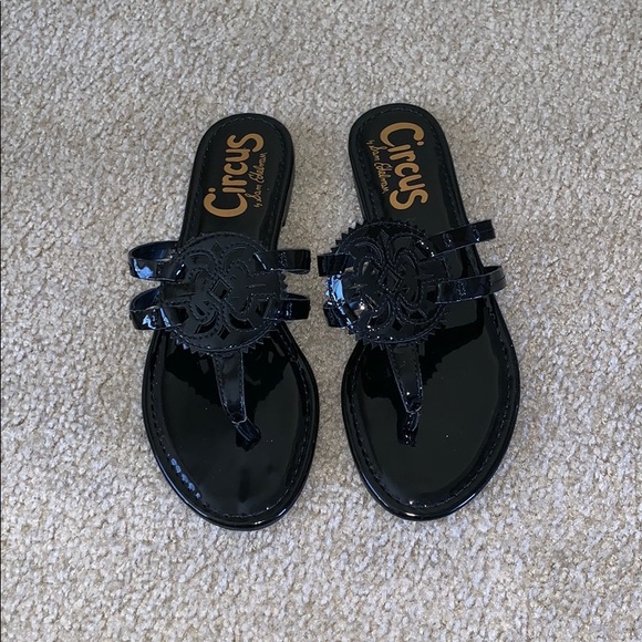 circus by sam edelman canyon medallion flat sandals